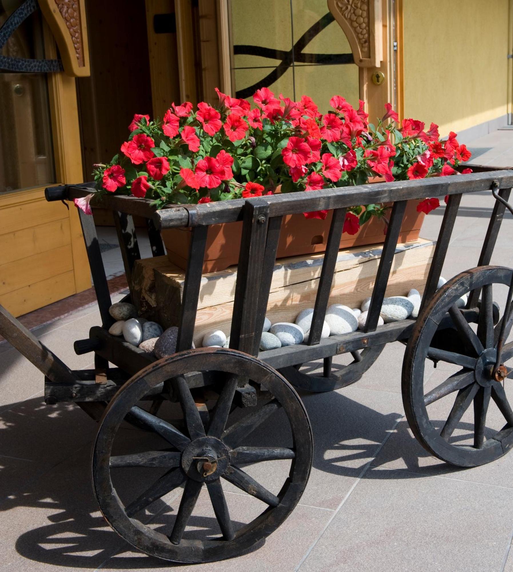 Hotel Garni La Vigna - Adult Friendly San Michele allʼAdige المظهر الخارجي الصورة