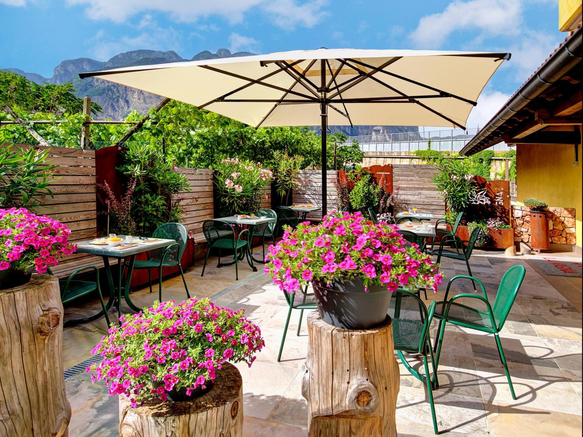 Hotel Garni La Vigna - Adult Friendly San Michele allʼAdige المظهر الخارجي الصورة