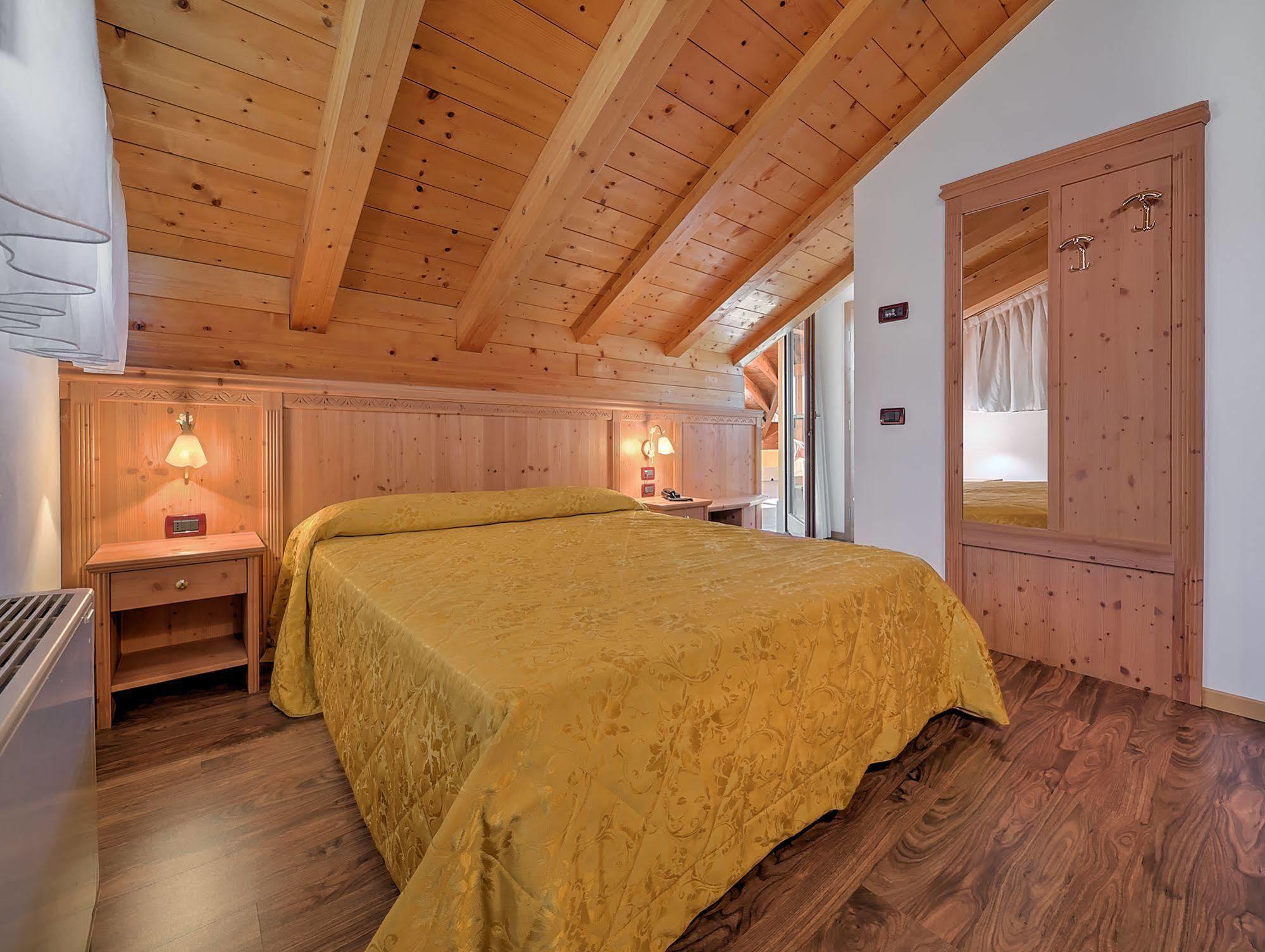 Hotel Garni La Vigna - Adult Friendly San Michele allʼAdige المظهر الخارجي الصورة