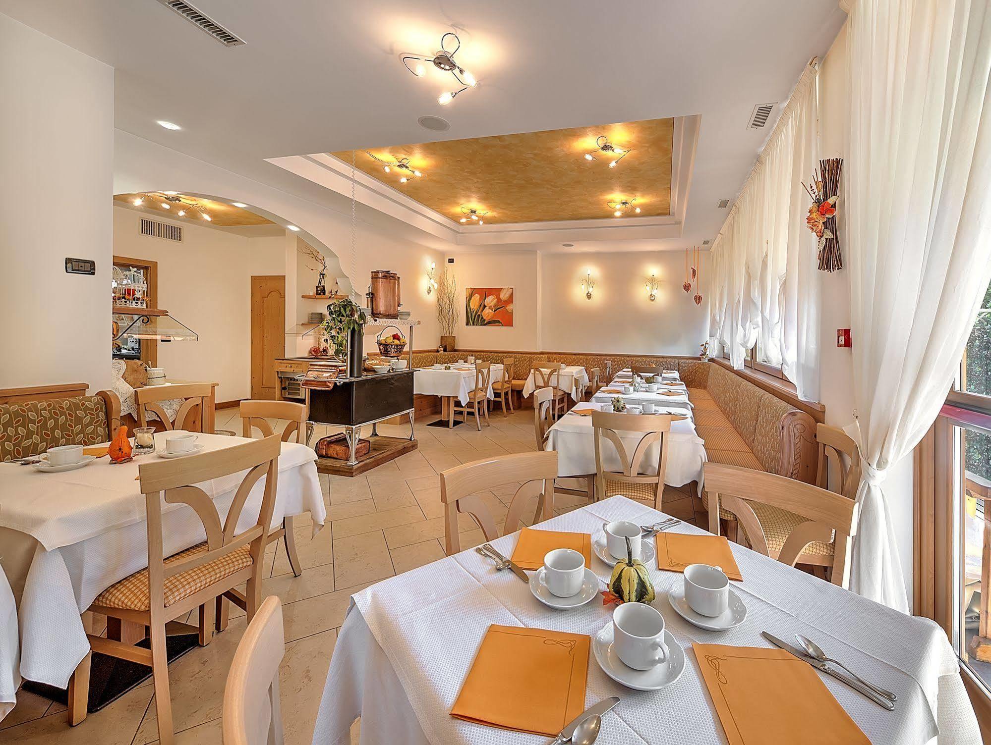 Hotel Garni La Vigna - Adult Friendly San Michele allʼAdige المظهر الخارجي الصورة