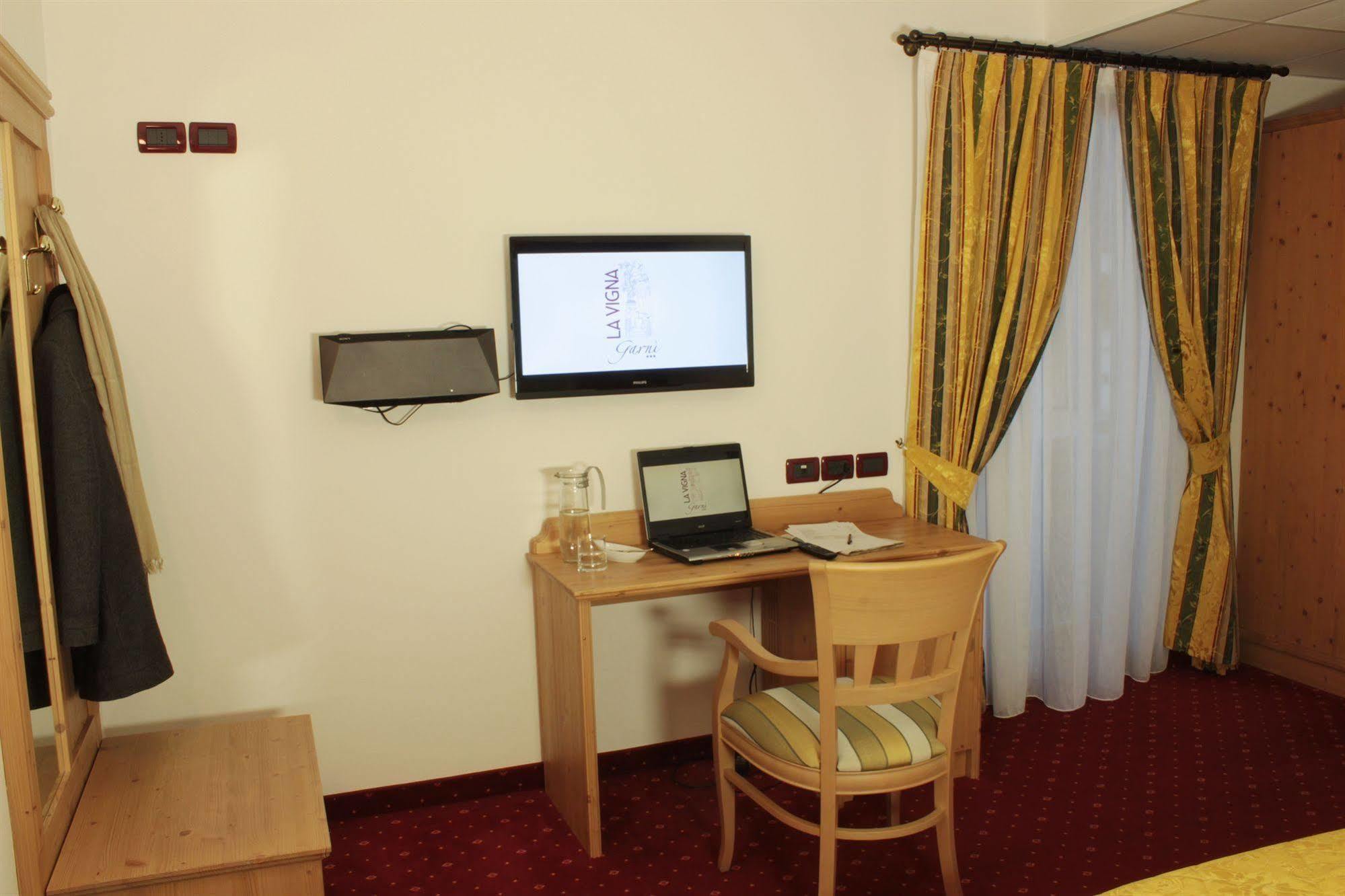Hotel Garni La Vigna - Adult Friendly San Michele allʼAdige المظهر الخارجي الصورة